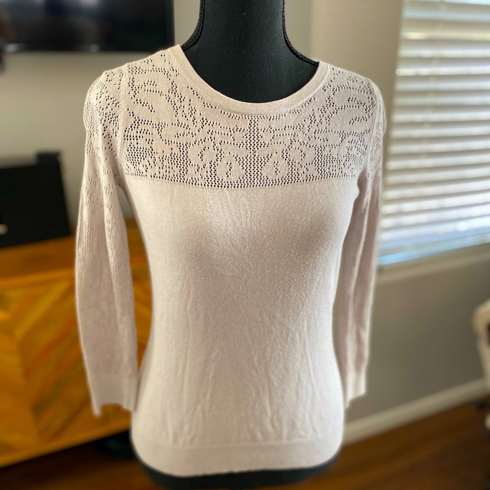 🌸 Beautifully Detailed H&M Sweater Size S 🌸
